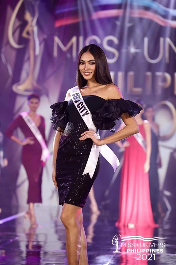 Hoa hậu Beatrice Luigi Gomez nổi bật trên sân khấu Miss Universe Philippines 2021.