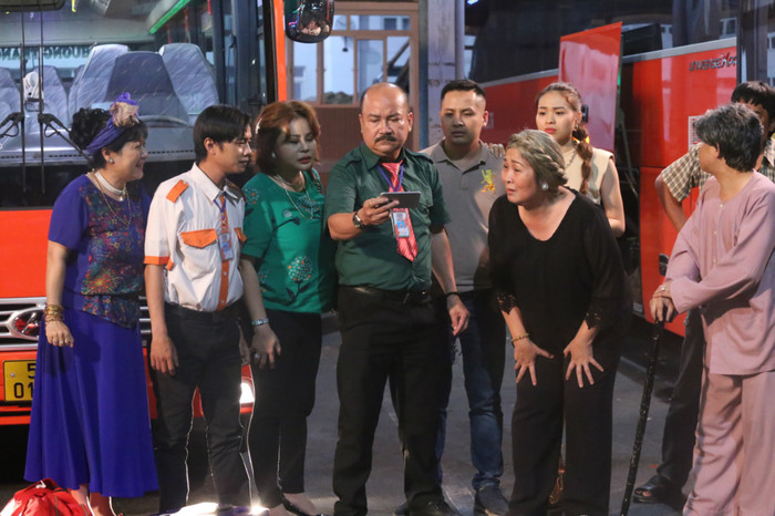 Lạc Hoàng Long 'quay xe' làm người lương thiện trong tập cuối 'Trời ơi! Tức muốn chết' Ảnh 21