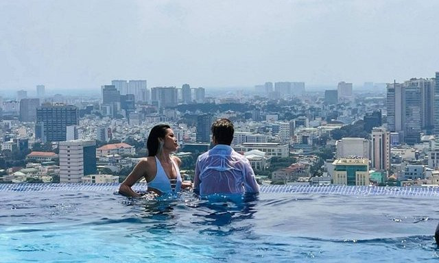 'Vợ cũ' Đàm Vĩnh Hưng có động thái liên quan đến bức ảnh nam ca sĩ thân thiết với siêu mẫu Minh Tú Ảnh 3