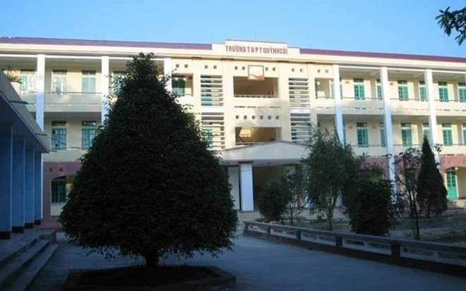 Nam sinh lớp 10 rơi từ tầng 3 trường học xuống đất tử vong Ảnh 2
