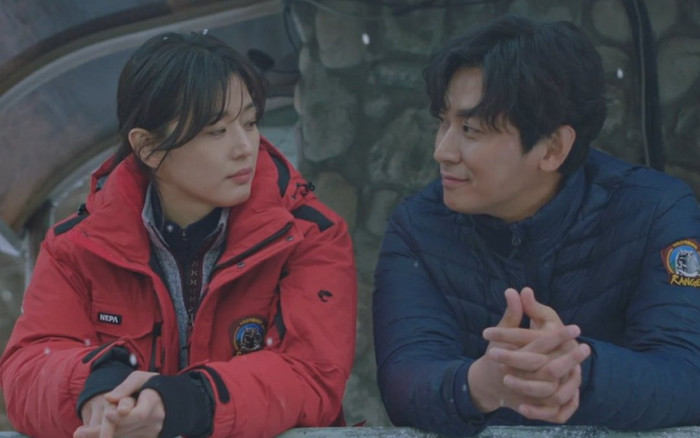 Phim 'Jirisan' của Jun Ji Hyun dẫn đầu rating đài cáp - Phim của Lee Young Ae đạt rating cao nhất Ảnh 2