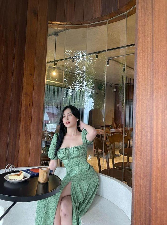 Phương Oanh xinh đẹp, trong trẻo trong những hình ảnh mới đây. 