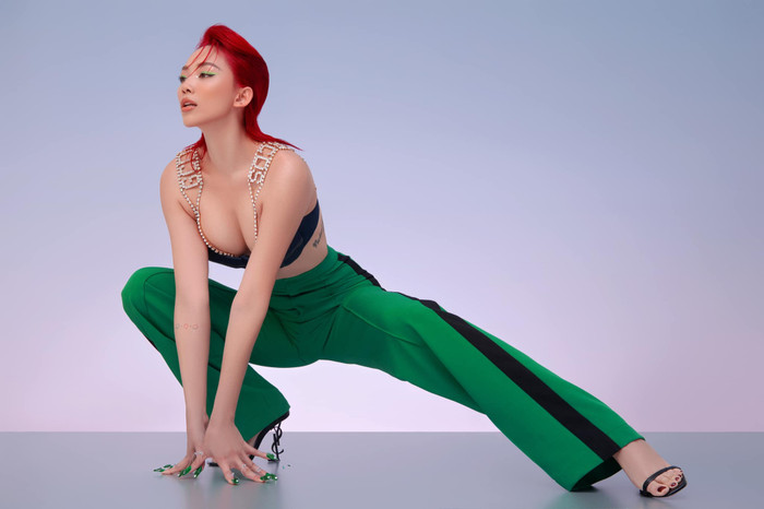 Tóc Tiên có thể cân được mọi concept, sáng tạo trong nhiều cách tạo dáng và khoe trọn được thân hình hoàn hảo của mình