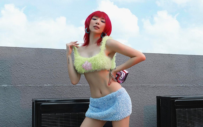 Tóc Tiên mặc set đồ lông ngọt như kẹo bông nhưng đường cong cực cháy mới chiếm spotlight Ảnh 2