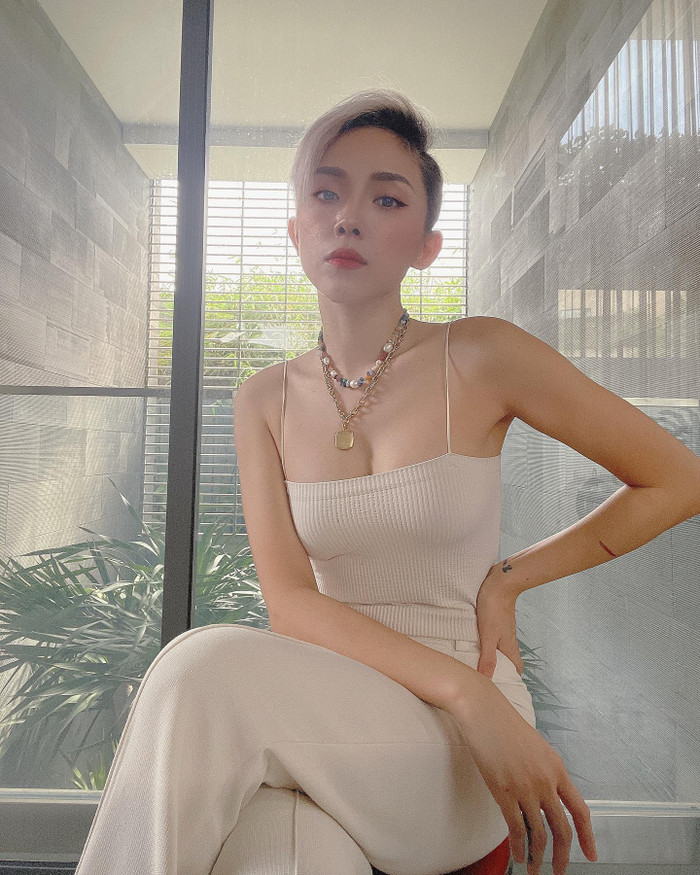 Để có được vóc dáng này chắc chẳn Tóc Tiên đã phải thực hiện chế độ ăn và tập luyện chăm chỉ.