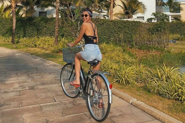 Ăn uống healthy cùng tập tành thường xuyên là bí quyết giúp Hà Tăng có được vóc dáng nuột nà. 