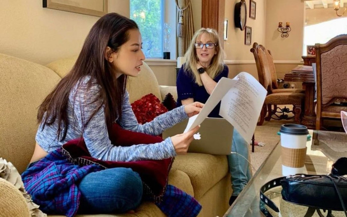 Netizen đồn đoán Chi Pu chuẩn bị đóng phim Hollywood khi vượt 50 km để học diễn xuất? Ảnh 2