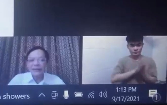 Clip: Đang giảng bài trong lớp online, thầy giáo bỗng 'đứng hình' trước hành động kỳ lạ của nam sinh Ảnh 2