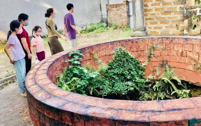 Giếng cổ ở di tích Quốc gia Đường Lâm bị đoàn làm phim hài Tết xâm phạm: Họ chỉ 'xin phép mồm' Ảnh 2