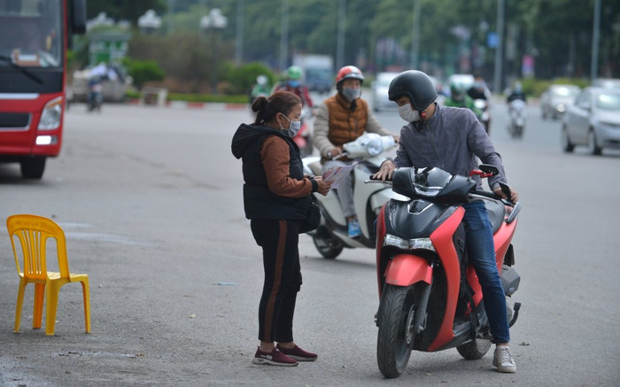 Phe vé trận Việt Nam vs Nhật Bản 'méo mặt', giảm giá kịch sàn vẫn ế khách Ảnh 2