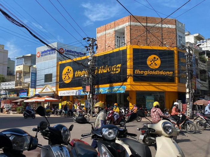 Cửa hàng Thế Giới Di Động từng thuê mặt bằng của ông Trần Kỷ Mùi. (Ảnh: Dân Việt).