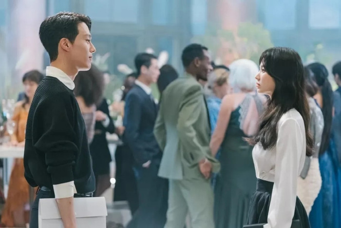 Song Hye Kyo, Jang Ki Yong và có thứ tình yêu gọi là chia tay trong 'Now We Are Breaking Up' Ảnh 5