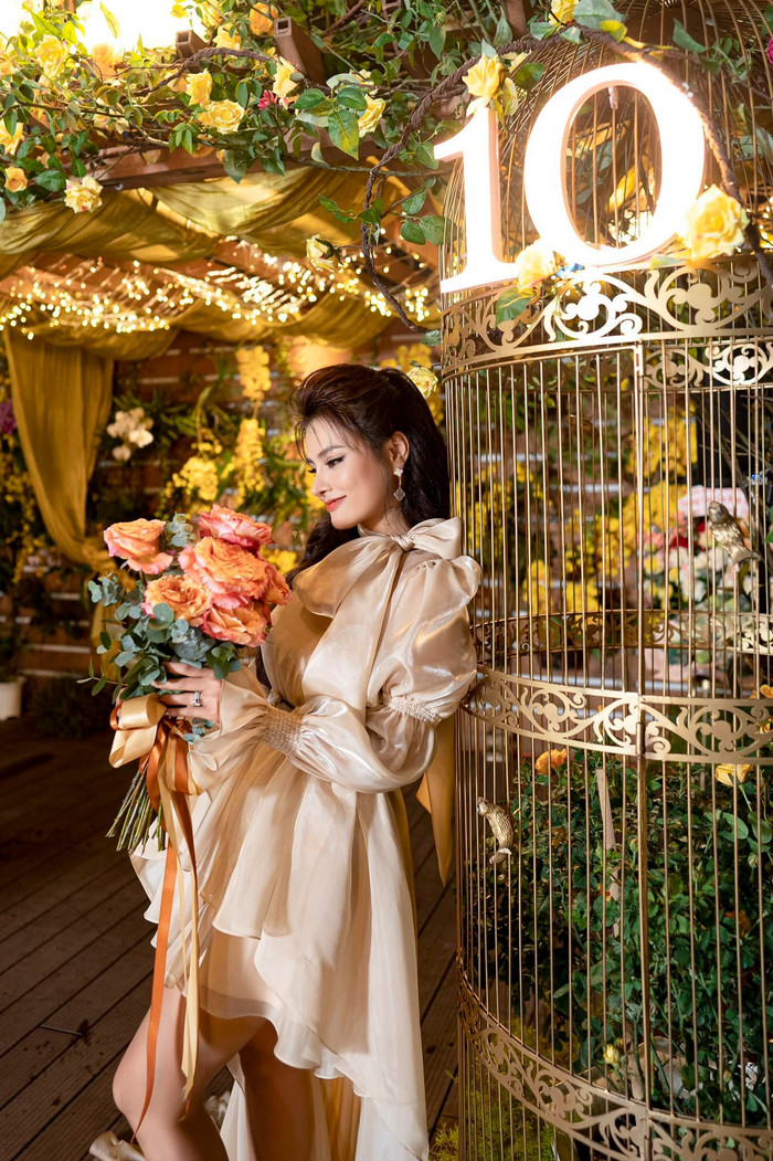 Không chỉ sở hữu cuộc sống viên mãn, nhan sắc của Vũ Thu Phương cũng được nhận xét ngày càng thăng hoa.