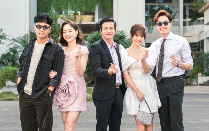 Phan Minh Huyền, Lan Phương khóc đỏ mắt trong họp báo ra mắt phim 'Thương ngày nắng về' Ảnh 2