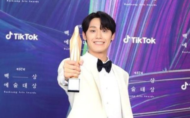 'Hoàng tử vai phụ' Lee Do Hyun và hành trình nỗ lực trở thành cực phẩm nam chính Ảnh 2