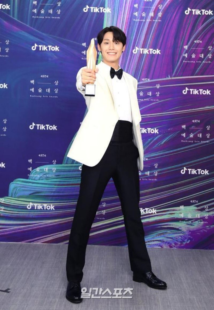 'Hoàng tử vai phụ' Lee Do Hyun và hành trình nỗ lực trở thành cực phẩm nam chính Ảnh 9