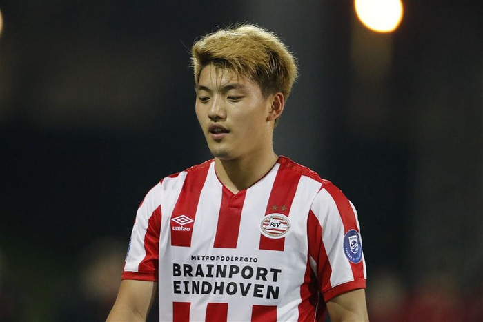 Ritsu Doan - một cái tên khiến cho nhiều CĐV Việt Nam nghĩ đến Lee Nguyen (Lee Nguyễn), và chữ “Doan“ của Ritsu Doan bị hiểu nhầm là cầu thủ gốc Việt. 