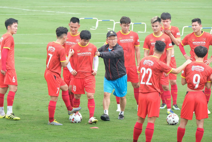 Tuyển Việt Nam sẽ nỗ lực hết mình trước Nhật Bản để có quà mừng cho HLV Park Hang Seo. Ảnh: VFF
