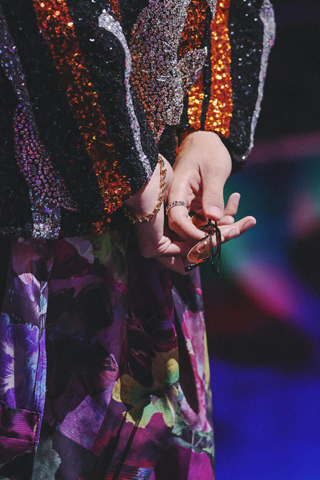 Dịch Dương Thiên Tỉ nhận mưa lời khen của các ca sĩ kì cựu khi làm điều này tại Đêm Cuồng Hoan 11/11 Ảnh 12