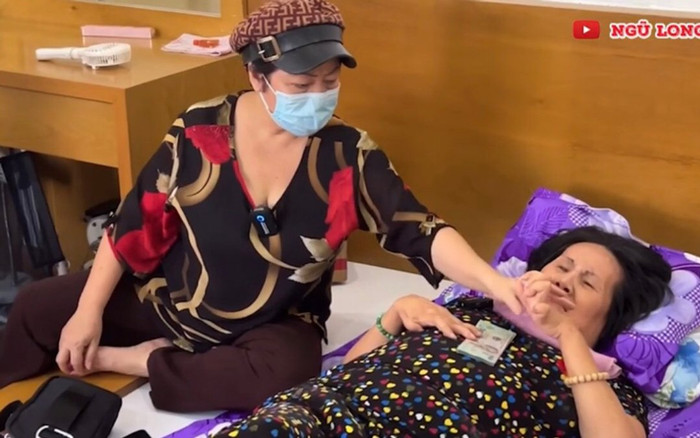 Nghệ sĩ Phi Phụng, Phương Dung thăm Hoàng Lan, tiết lộ sức khỏe nữ nghệ sĩ yếu hơn trước Ảnh 2