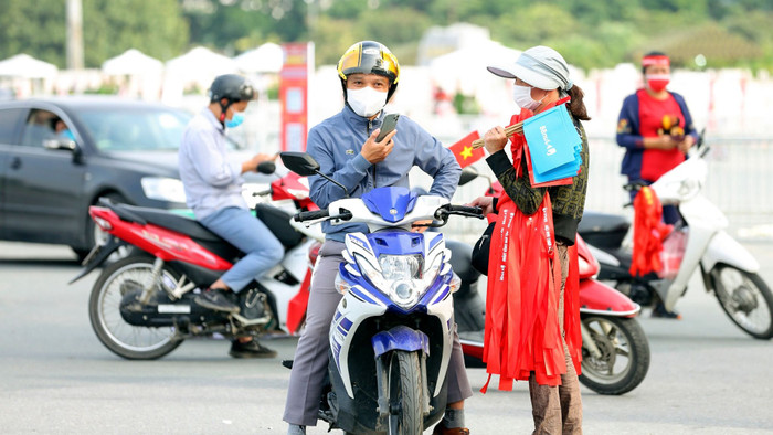 Vào lúc 19h00 tối nay 11/11, tuyển Việt Nam sẽ tiếp đón Nhật Bản ở lượt trận thứ 5 vòng loại cuối World Cup 2022 khu vực châu Á. Sau gần hai năm dịch bệnh, người hâm mộ Việt Nam đã được trực tiếp tới sân Mỹ Đình tiếp lửa cho thầy trò HLV Park Hang Seo.