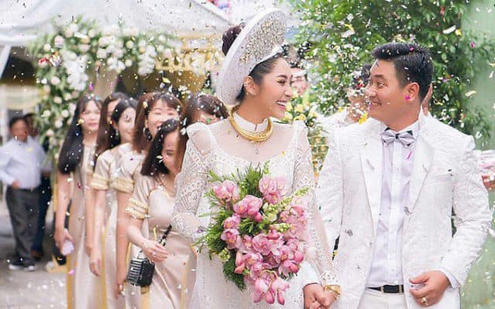 Chị Hoa hậu Đặng Thu Thảo mắng gia đình chồng cũ của em gái 'đạo đức giả' Ảnh 2