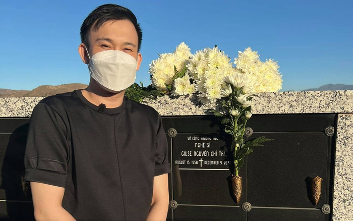 Dương Triệu Vũ thăm mộ cố nghệ sĩ Chí Tài, netizen nhắn gửi em trai Hoài Linh giúp một điều Ảnh 2