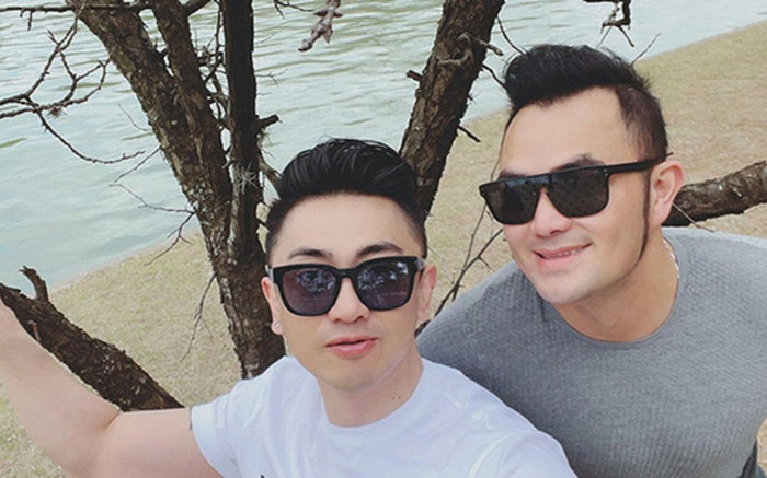 Ly hôn vợ cũ 10 năm, một sao nam Vbiz công khai người yêu đồng giới Ảnh 2
