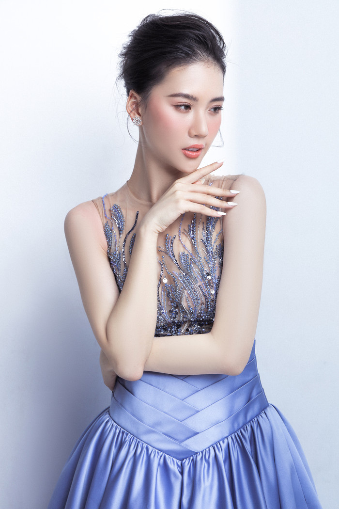 Người đẹp 23 tuổi được khán giả nhận xét 'lột xác' về ngoại hình, thần thái so với thời mới đăng quang cuộc thi siêu mẫu.