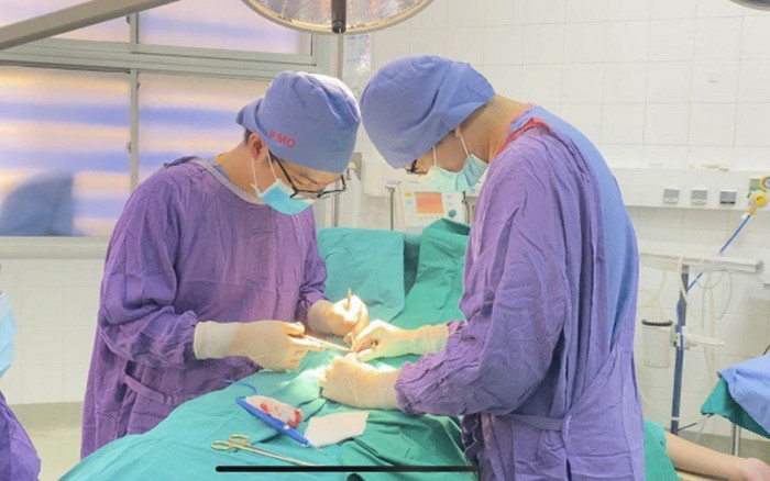 Gặp vấn đề lạ ở dương vật, người đàn ông đi khám thì phát hiện căn bệnh khủng khiếp phải cắt cả 'của quý' Ảnh 2