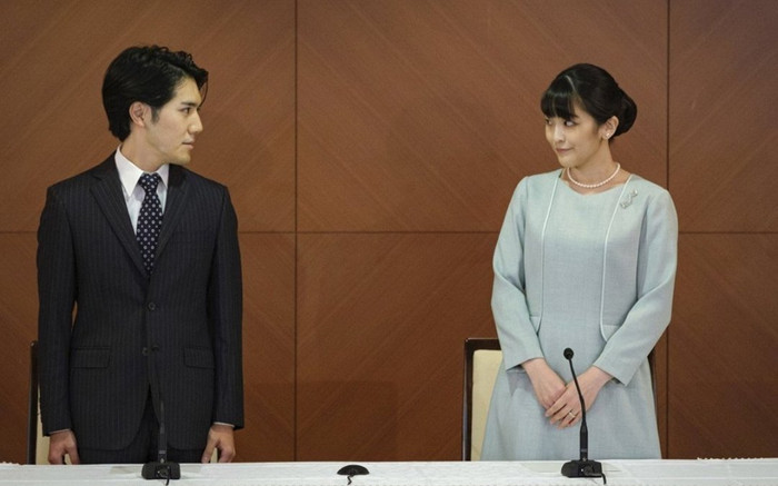 Vợ chồng cựu Công chúa Mako sắp rời Nhật Bản sau đám cưới sóng gió Ảnh 2