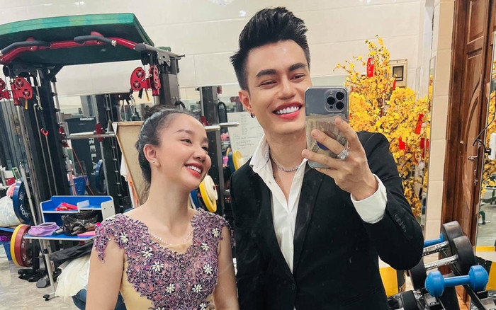 Vợ chồng Lê Dương Bảo Lâm diện trang phục cưới, tổ chức 'hấp hôn' online hài hước Ảnh 2