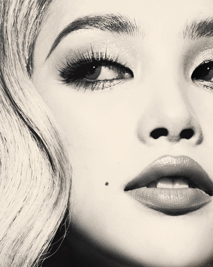 Hoa hậu Tiểu Vy tung bộ ảnh cosplay mừng 'thần tượng' Britney Spears được tự do.