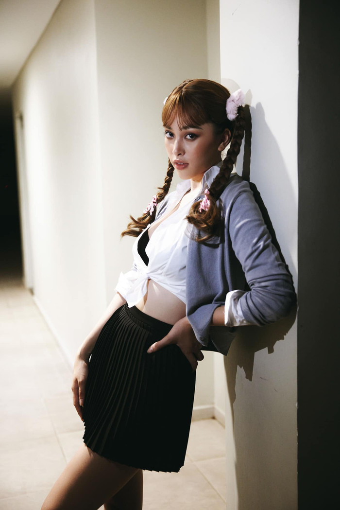 Không chỉ nhan sắc xinh đẹp, bộ trang phục ăn gian tuổi tác của Tiểu Vy cũng khiến mọi người rất phấn khích. 