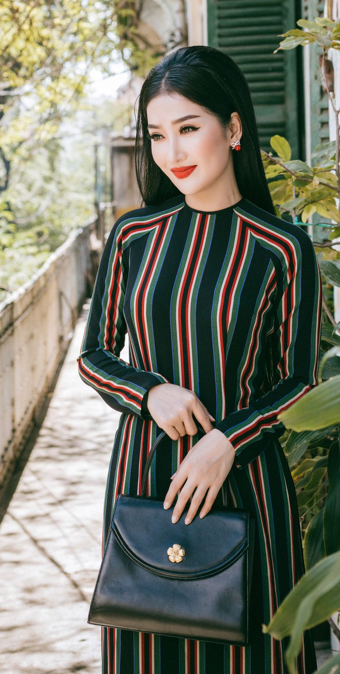 Diễn viên Quỳnh Lam hóa thân 'bà hội đồng' nhưng vẫn bắt trend nhảy Tik Tok cực mượt Ảnh 7