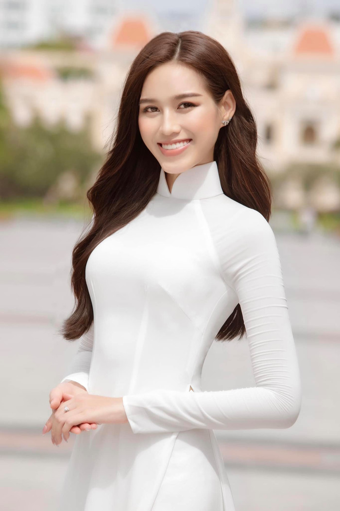 Đỗ Thị Hà - Lương Thùy Linh - Tiểu Vy ghi điểm với tà áo dài trắng khi chào sân Miss World Ảnh 2