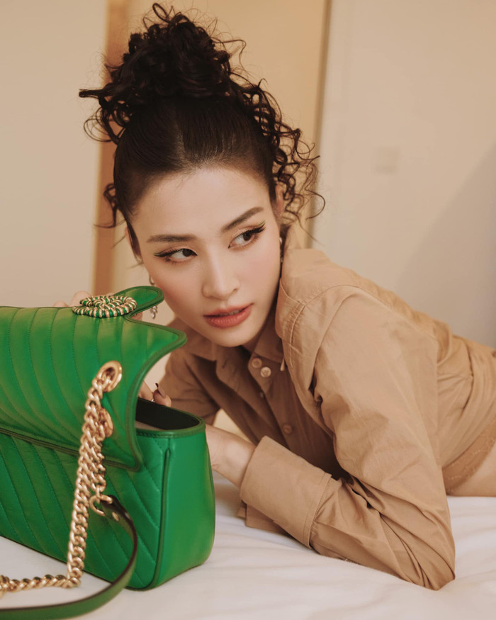 Đông Nhi.