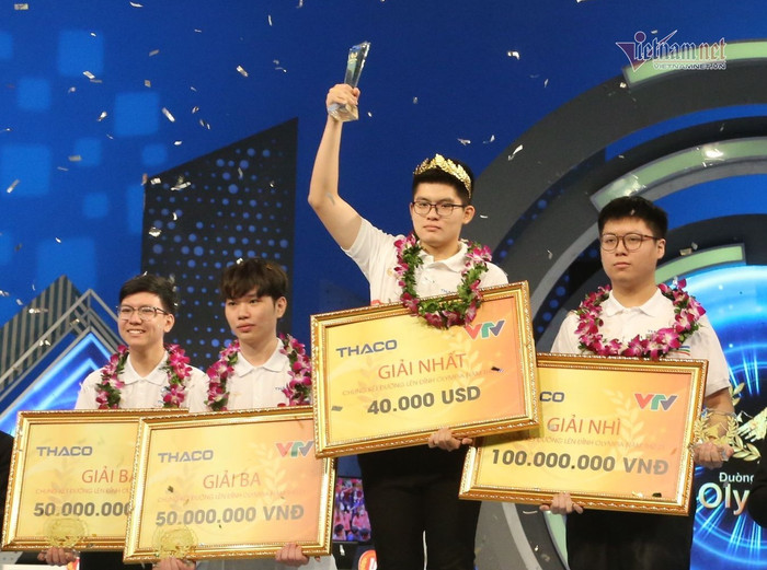 Trở thành quán quân Olympia 2021, Hoàng Khánh nhận được phần thưởng trị giá 40.000 USD và có cơ hội du học 