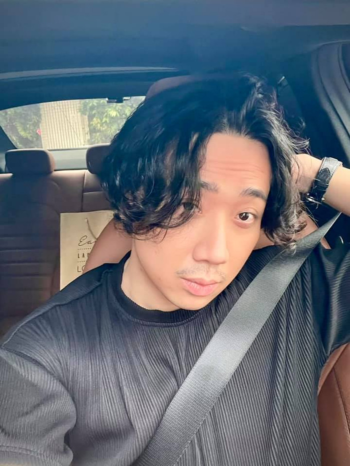 Trấn Thành lúc tóc dài.
