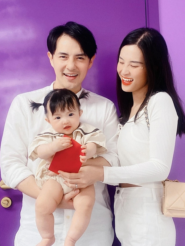 Cuộc sống hạnh phúc của vợ chồng Đông Nhi - Ông Cao Thắng.