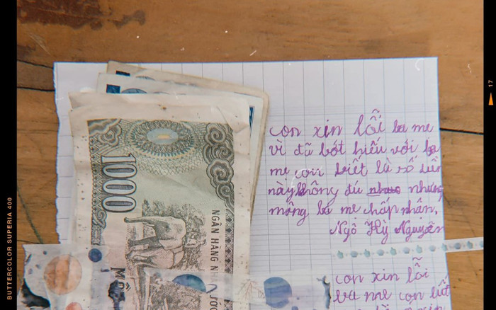 Nhận ra lỗi lầm vì đòi đi siêu thị quá nhiều lần, bé gái viết tâm thư xin lỗi ba mẹ khiến CĐM lịm tim Ảnh 2