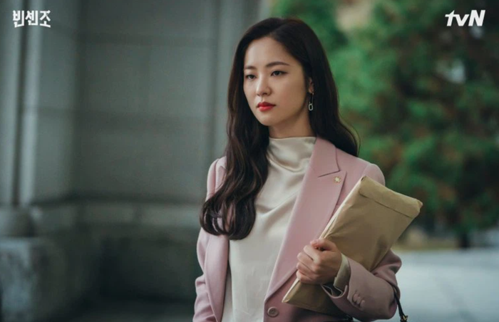 Dàn mỹ nhân Kbiz bứt phá trong năm 2021: Shin Hye Sun 'ngổ ngáo', Go Min Si gây thương nhớ Ảnh 11