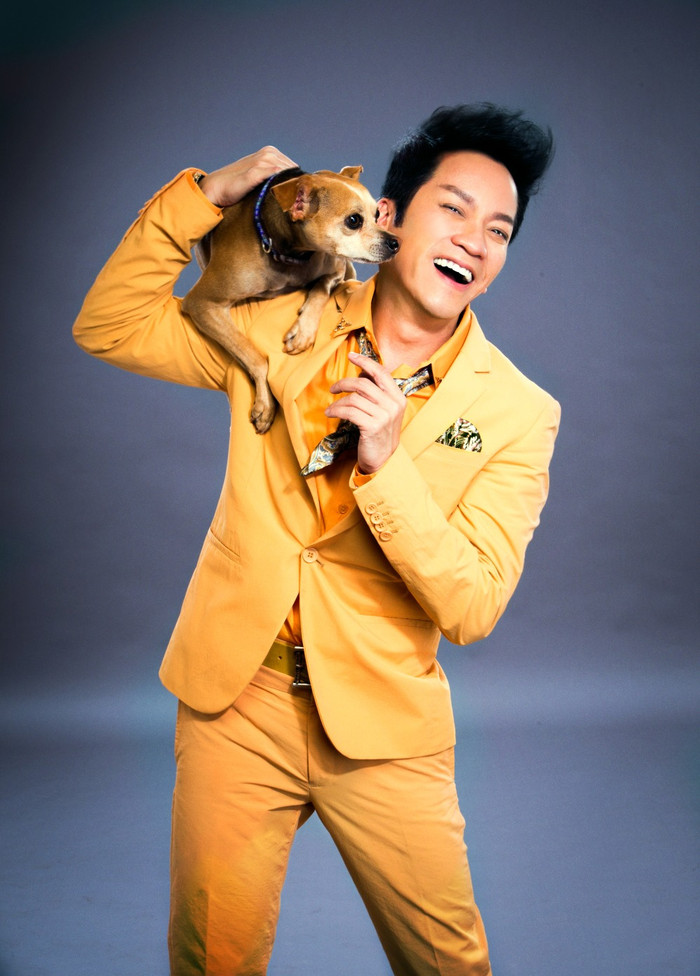 Ca sĩ Don Hồ bị fan cuồng tấn công