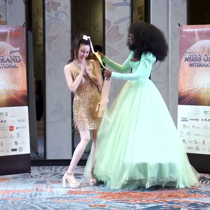 Tính cách hài hước thế này, chắc chắn Miss Hong Kong sẽ là một nhân tố thú vị trong cuộc thi năm nay.