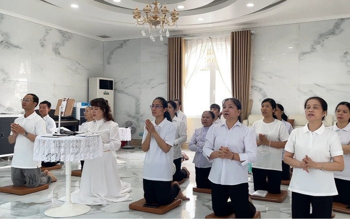 Sự thật về nhóm 'Trừ quỷ Bảo Lộc' chữa 'bách bệnh' ưng thư, HIV-AIDS, chữa bệnh online Ảnh 2