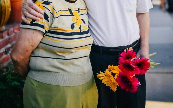 Cố mãi không thể 'yêu' bạn trai mới, cụ bà U70 nằng nặc đòi nới rộng vùng kín Ảnh 2