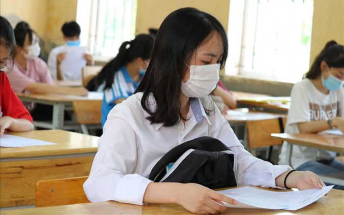 Bài kiểm tra Văn của nữ sinh bị cô giáo khoanh lỗi đỏ chót, đọc lên liền hiểu ngay lý do tại sao Ảnh 2