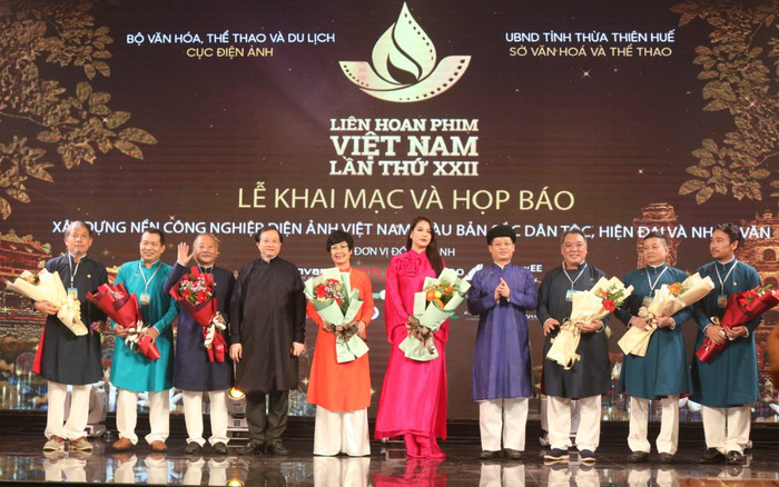 Lễ khai mạc Liên hoan phim Việt Nam lần thứ XXII: Bám sát các sự kiện nóng và hơi thở của thời đại Ảnh 2