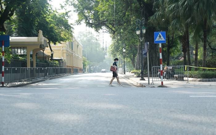 Hà Nội vừa quyết định dừng cách ly người tiêm đủ liều vaccine về từ TP HCM và một số tỉnh phía Nam Ảnh 2