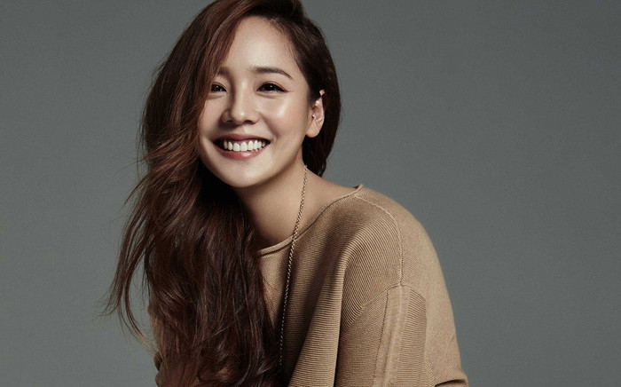 Bí quyết tạo nên vẻ đẹp không tuổi của 'mỹ nhân đẹp nhất Kpop' Eugene Ảnh 2